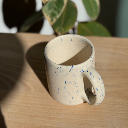 Cool ceramic mug, handmade cup, modern ceramic mug, tabletop, latte cup, cappuccino mug, tea cup, coffee mug, colourful mug, home decor, colourful mug, CASA AZUA.