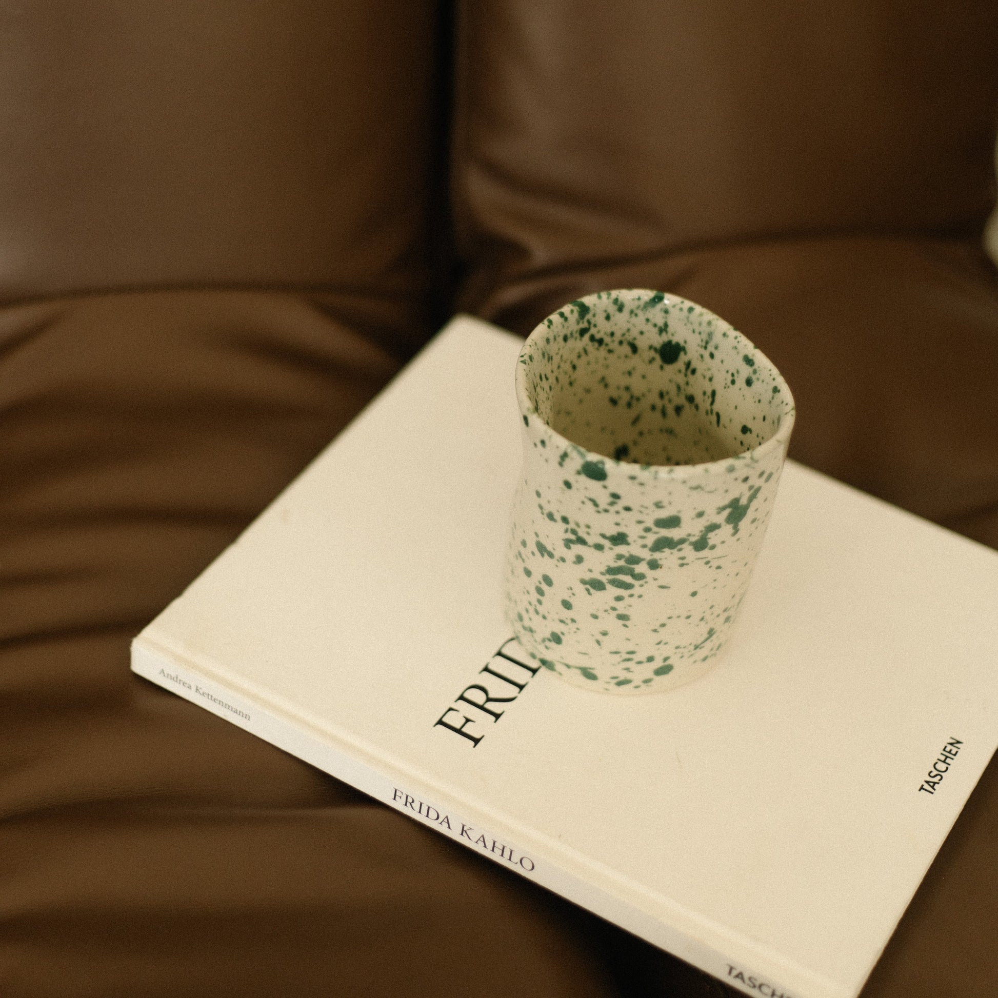 Handmade ceramic coffee cup, iced latte cup, 16 oz cup, stoneware, pink ceramics. Casa Azua.