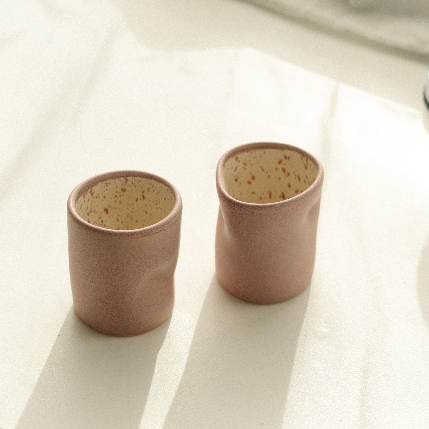 Handmade ceramic coffee cup, iced latte cup, 16 oz cup, stoneware, pink ceramics. Casa Azua.