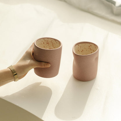Handmade ceramic coffee cup, iced latte cup, 16 oz cup, stoneware, pink ceramics. Casa Azua.