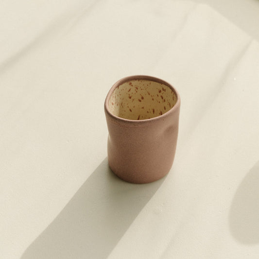 Handmade ceramic coffee cup, iced latte cup, 16 oz cup, stoneware, pink ceramics. Casa Azua.