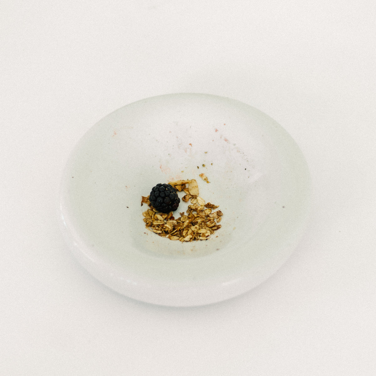 casa azua, jewelry tray, chubby bowl, chunky plate, donut plate, coffee table decor, neutral decoration, modern ceramics, housewarming gift, serving bowl, dinner plate, dessert plate, cool modern plates.
